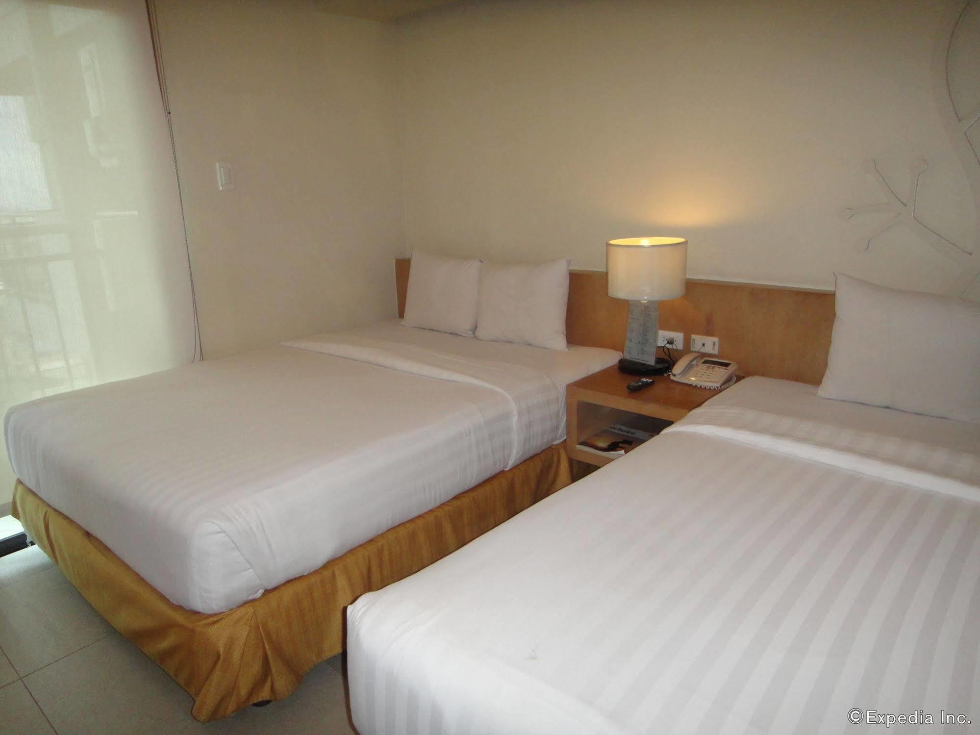 City Suites Ramos Tower Cebu Eksteriør bilde