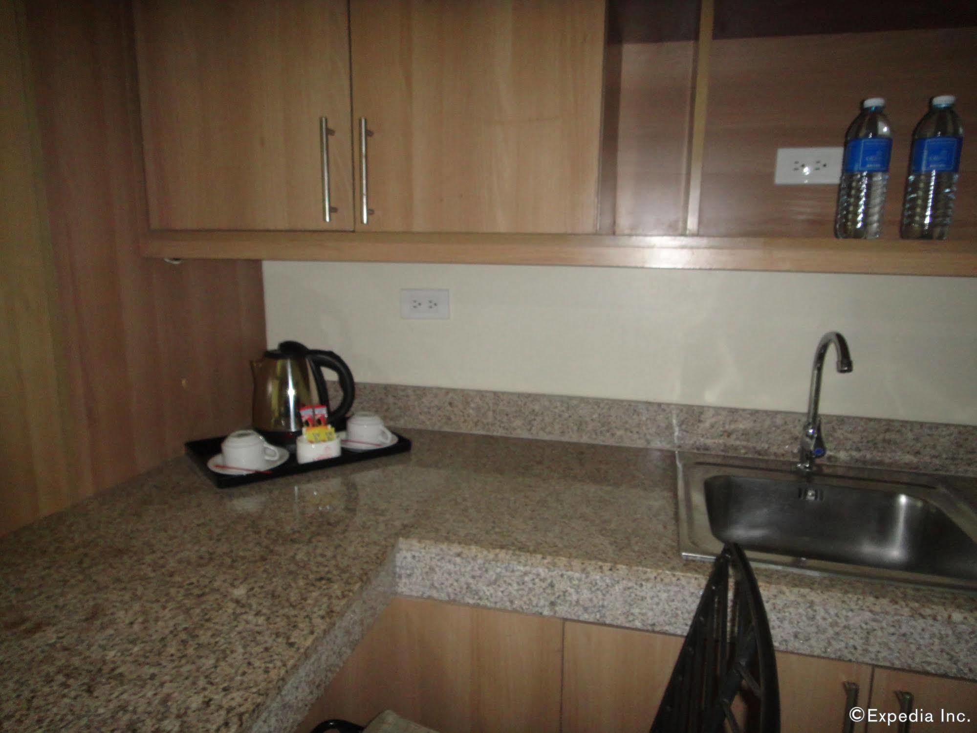 City Suites Ramos Tower Cebu Eksteriør bilde