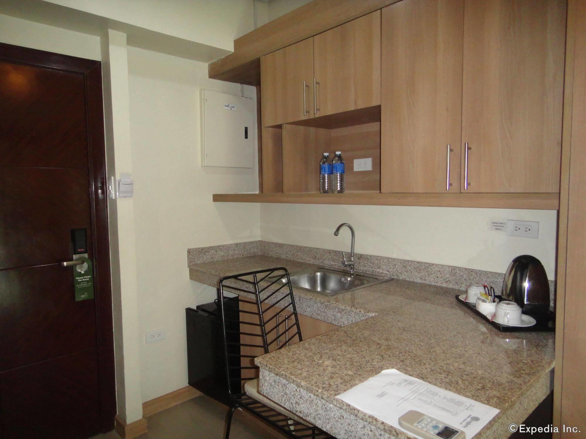 City Suites Ramos Tower Cebu Eksteriør bilde